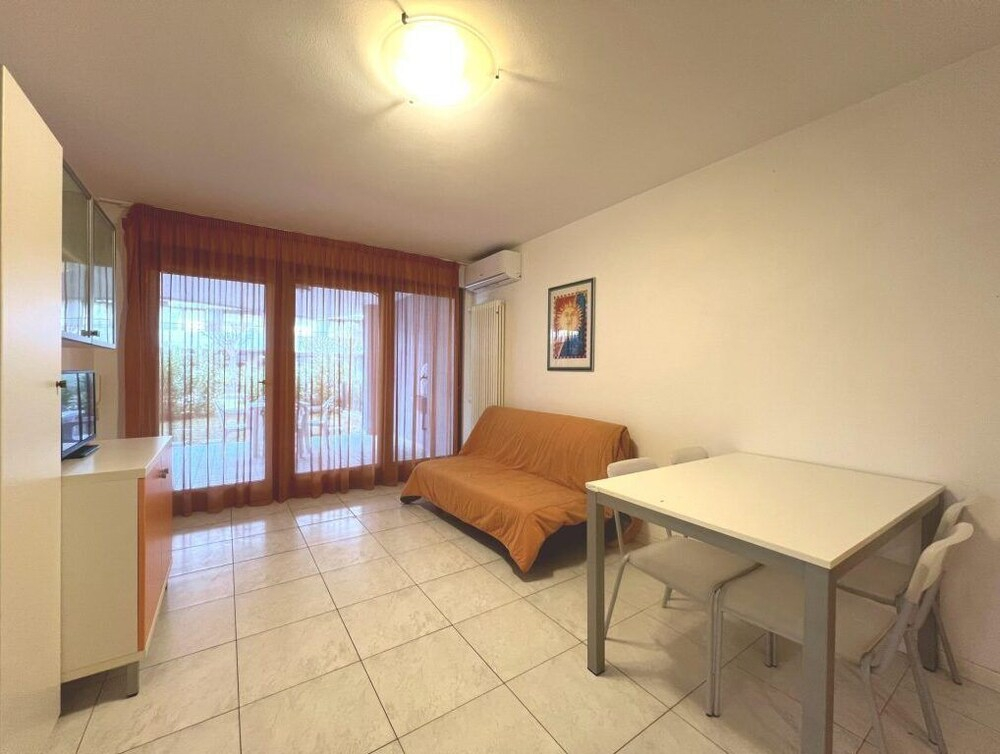 Functional Apartment With a Spacious Fenced Garden