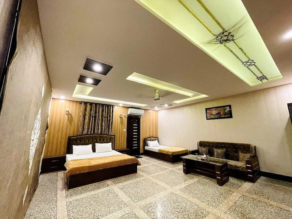 HUSNAIN RESORT by Saud khan