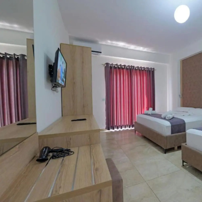 Hotel Esmerald Ksamil