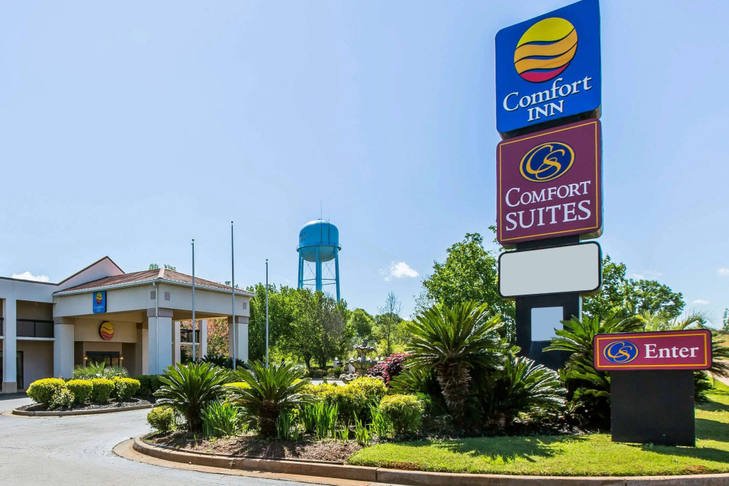 Clarion Pointe Forsyth I-75