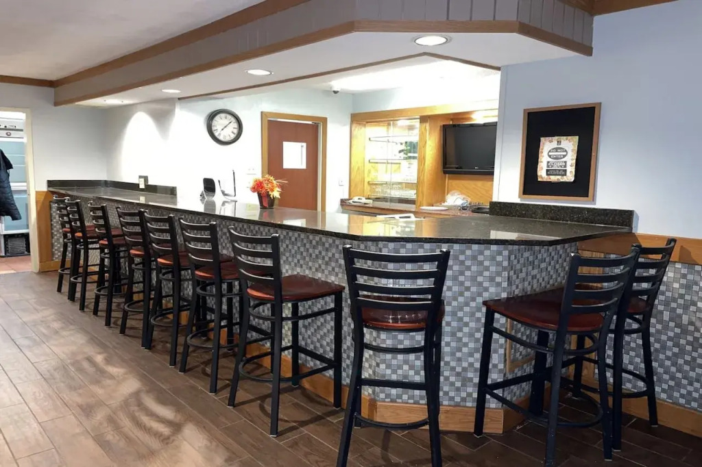 Howard Johnson by Wyndham Merrillville