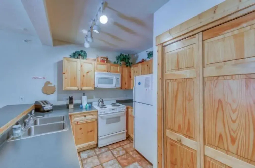 Tenderfoot Lodge 1 Bedroom at the Mountain House Base