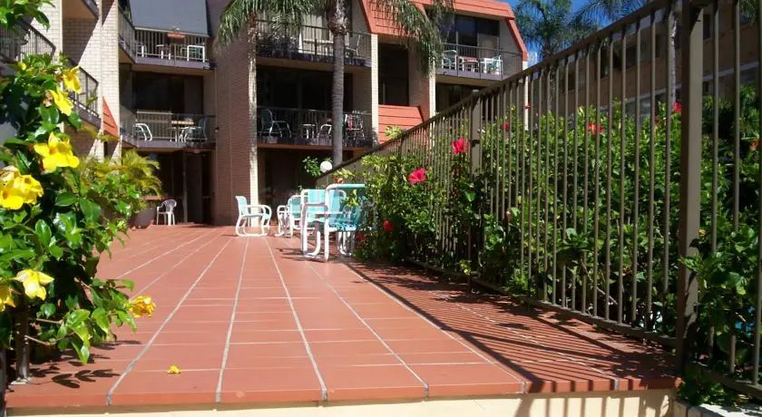 Surfspray Court