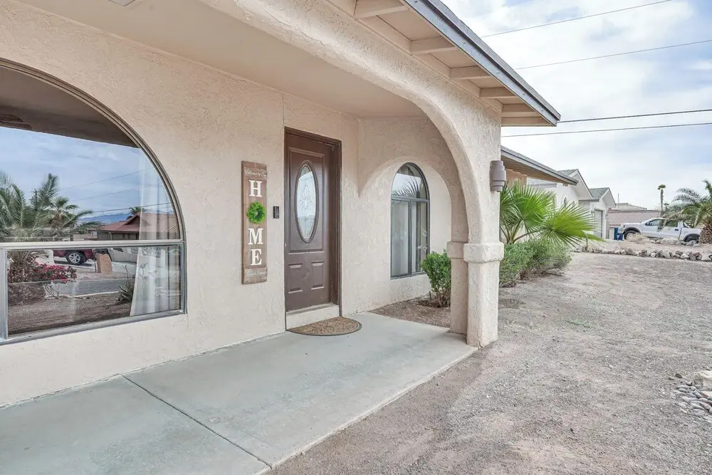 5 Mi to Lake Havasu: Home w/ Yard & Pool