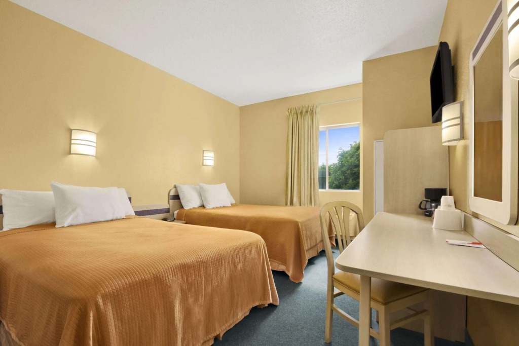 Howard Johnson by Wyndham Tifton GA I-75