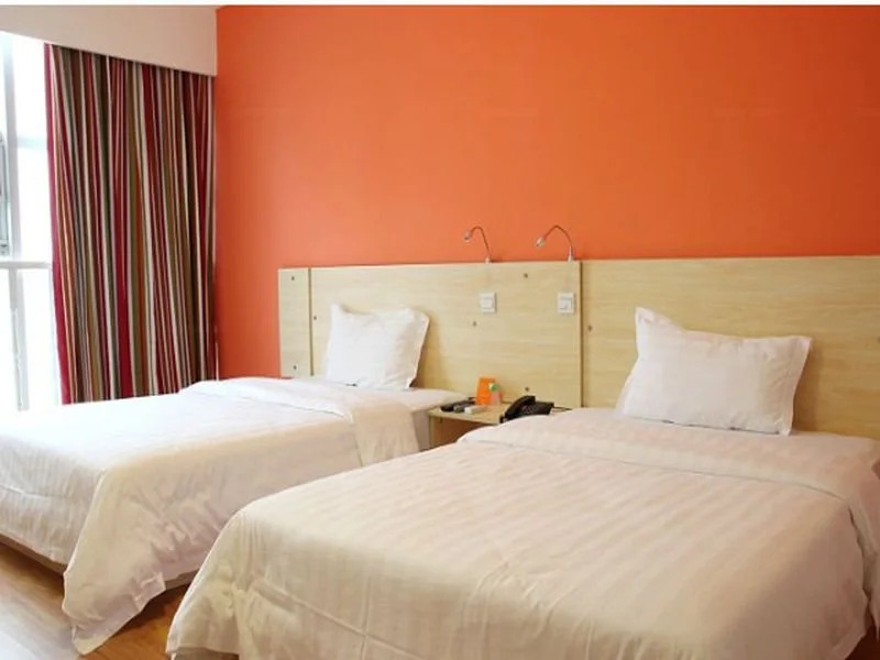 7 Days Inn Chengdu Huayang Center Branch