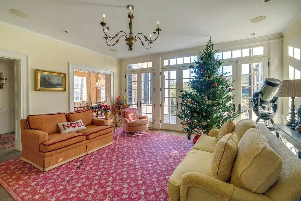 Elegant Paris Manor w/ Private Pool!