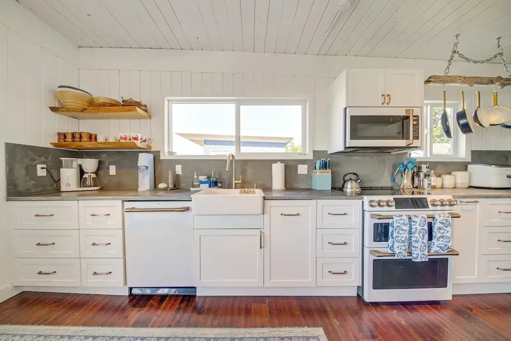 Sun-soaked Sandy Point Haven w/ Beach Access!
