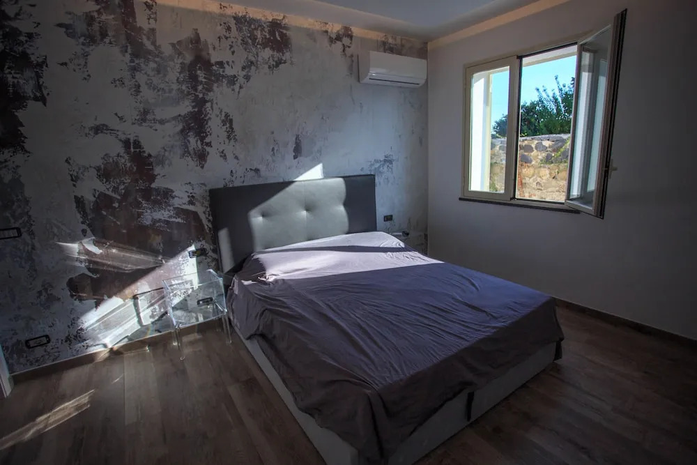 T Villa