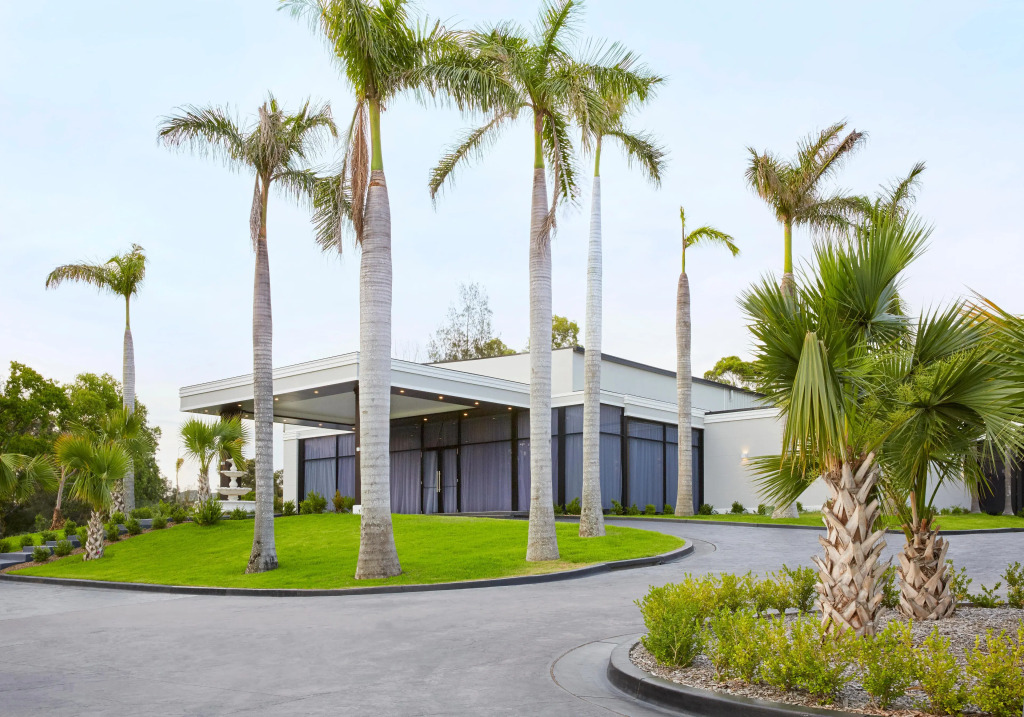 Holiday Inn Warwick Farm by IHG