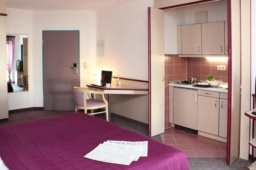 Airport Domizil Hotel