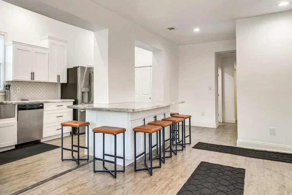 4 Mi to Dtwn St Pete! Pet-friendly Home w/ Yard