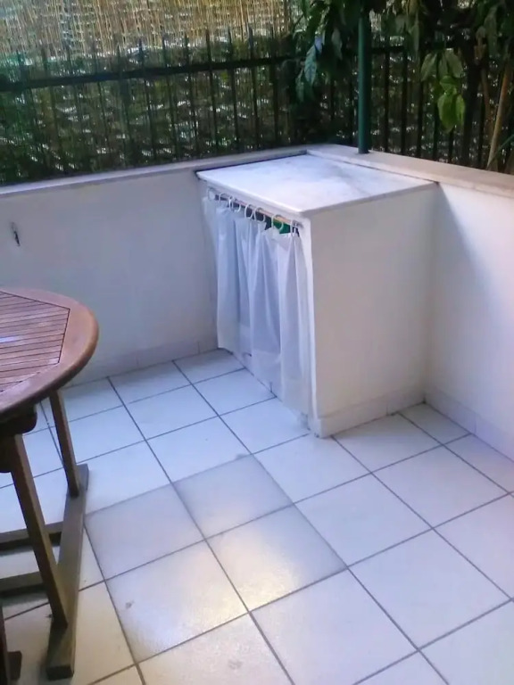 2 bedrooms appartement at Gaeta 300 m away from the beach with enclosed garden