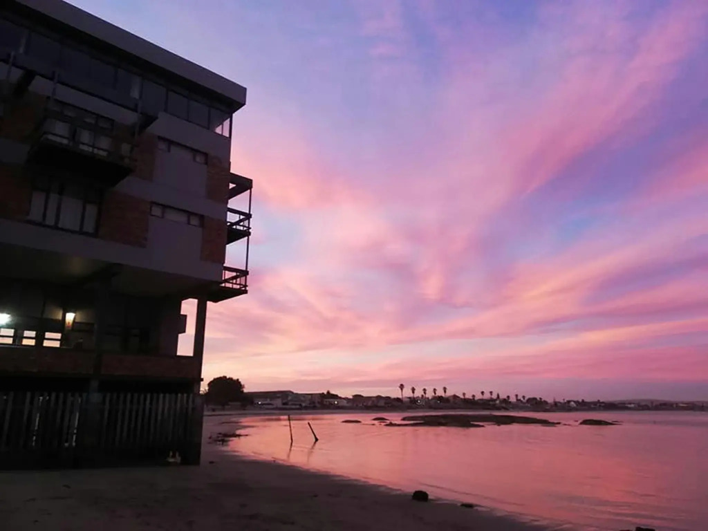 Hoedjiesbaai Hotel