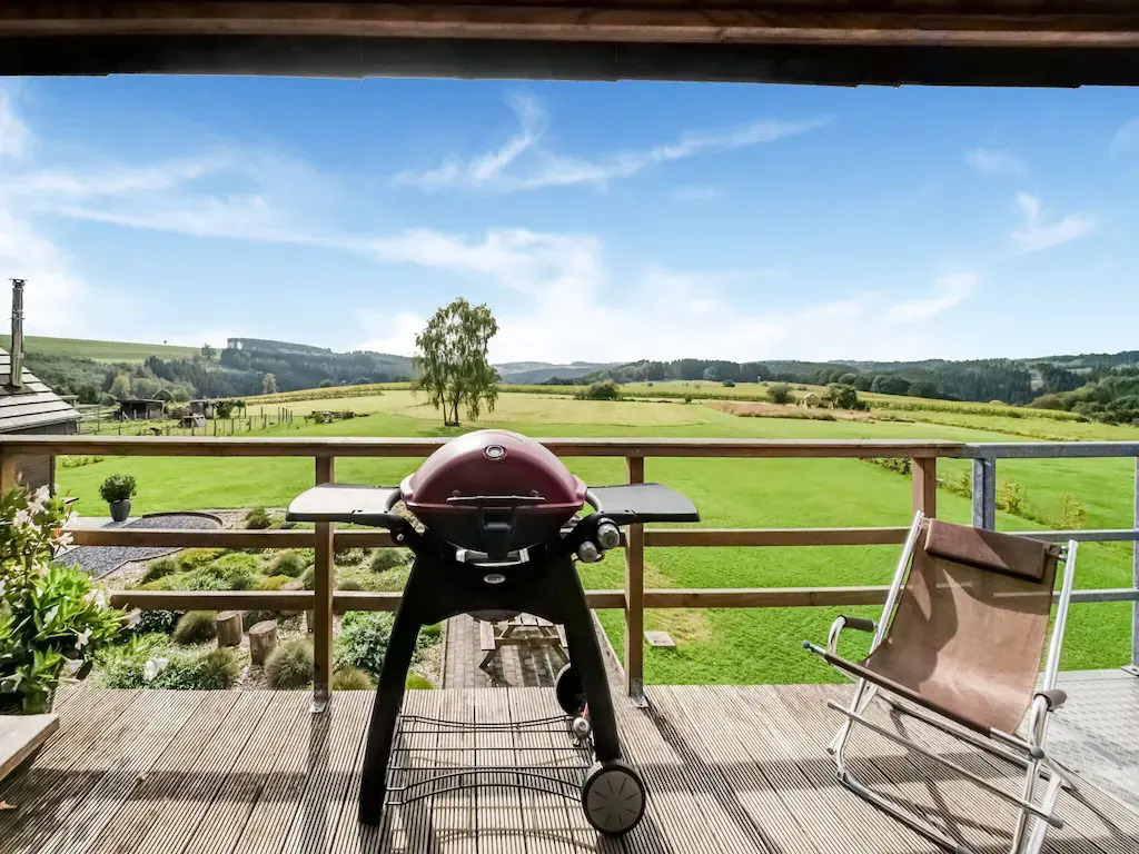 Comfortable and spacious apartment with cosy terrace and fabulous view