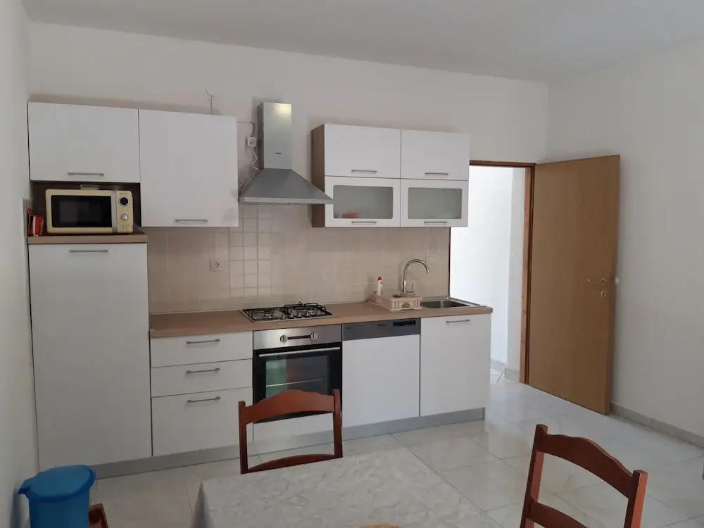 Apartments Limuni