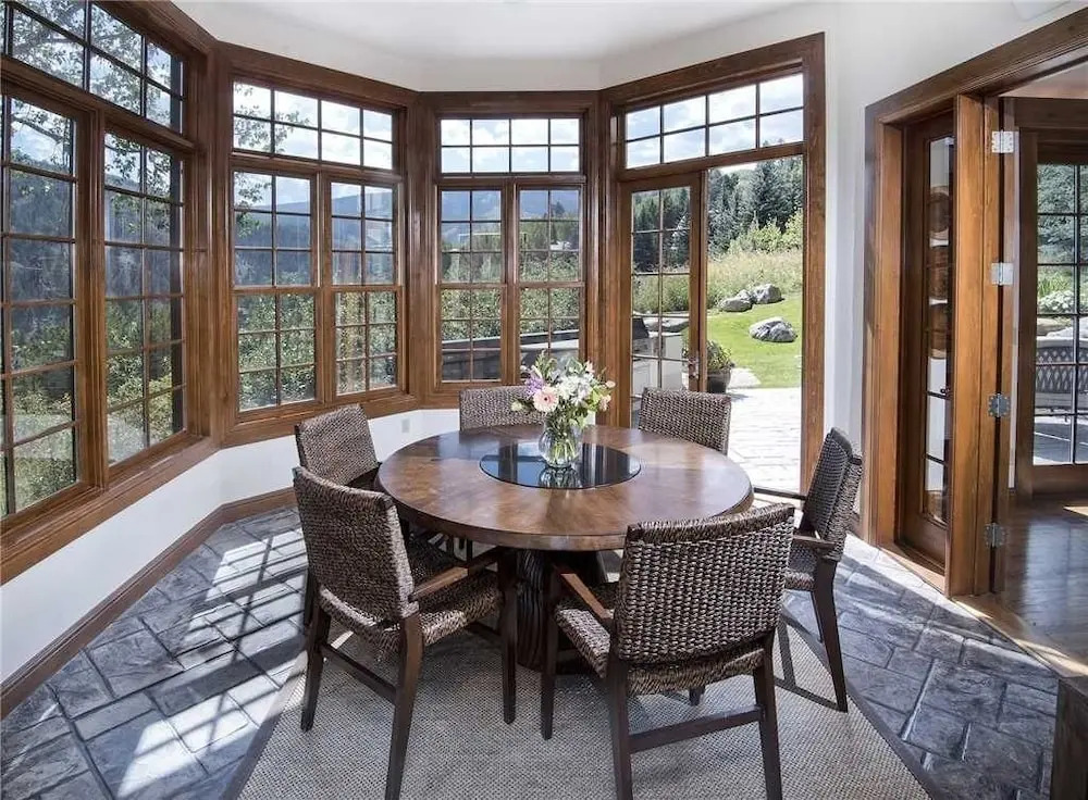 Holden Road Residence 5 Bedrooms 6 Bathrooms Condo