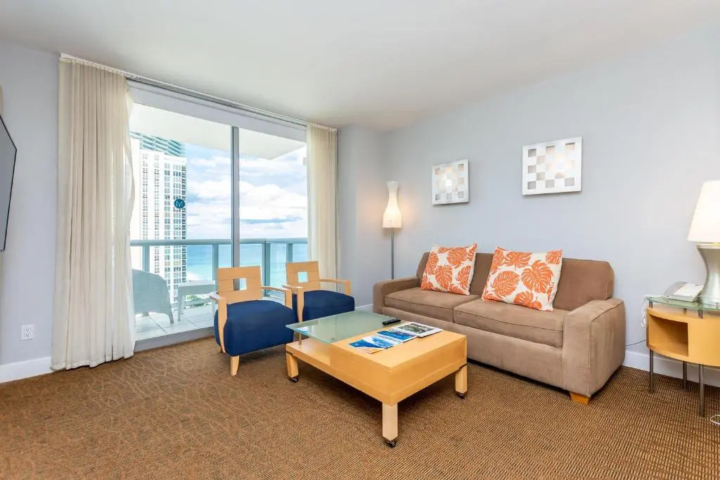 Marenas Resort Sunny Isles 25 Floor Ocean view 1/1