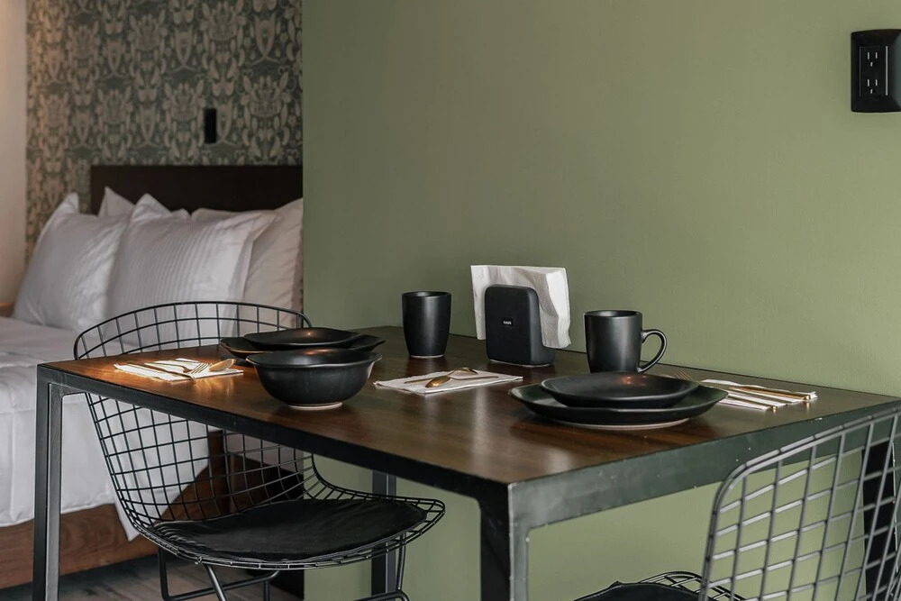 Botanic Loft Stylish Cozy Retreat w Kitchen Private Bath
