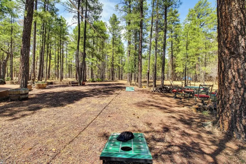 Family-friendly Hideaway Cabin in Lakeside!