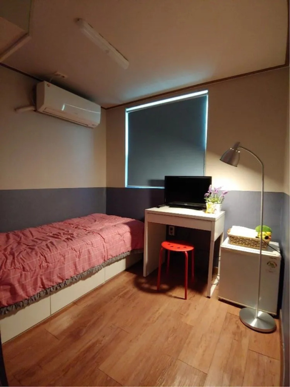 I Sleep Alone Guesthouse