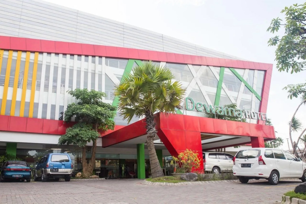 Dewarna Hotel & Convention
