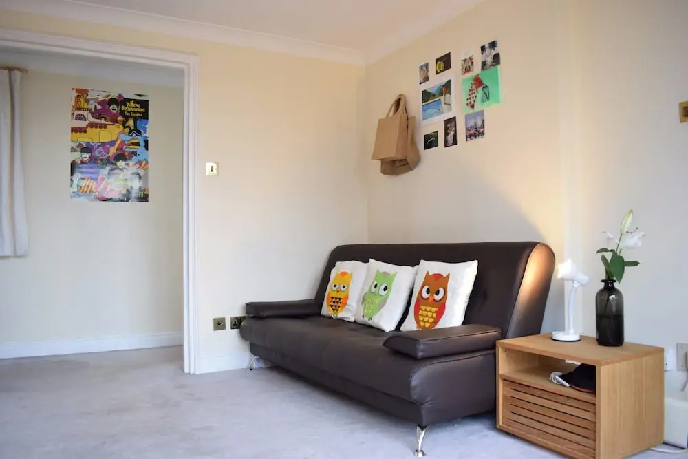 1 Bedroom Flat With River Views
