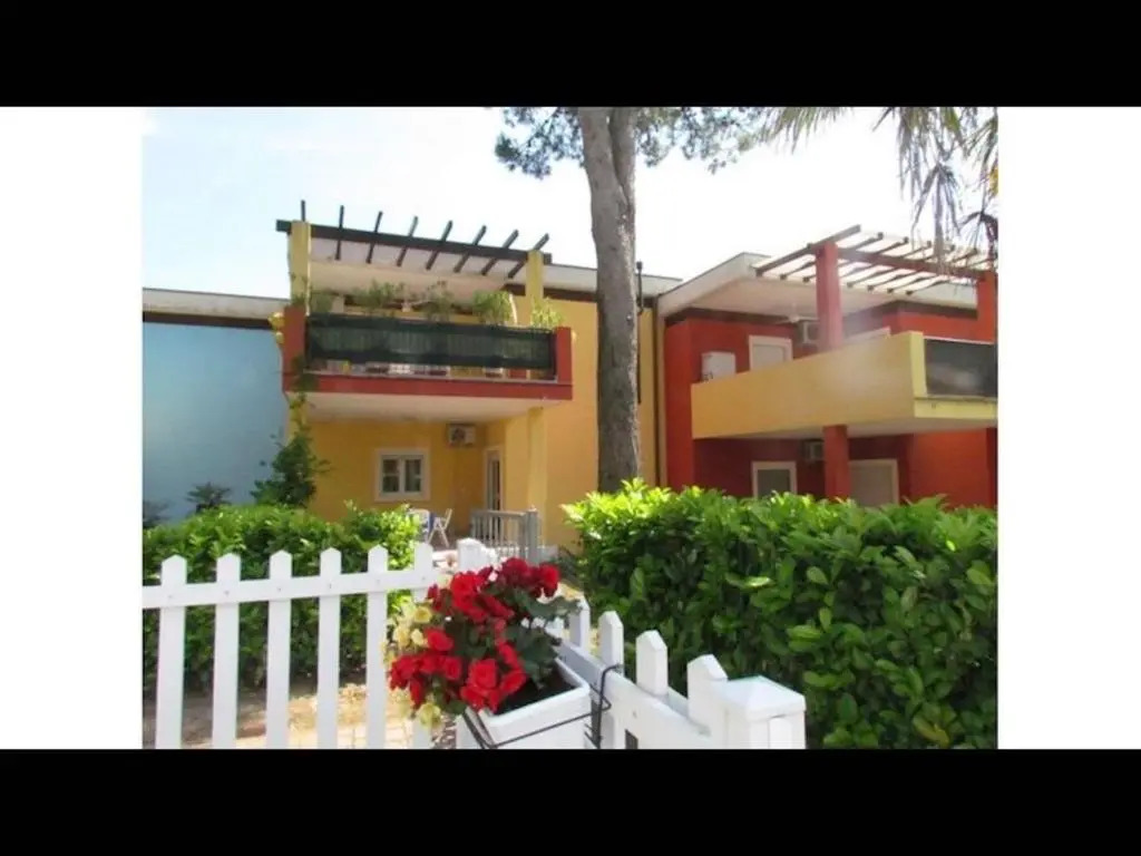 Beautiful and modern village with terraced houses and swimming pool