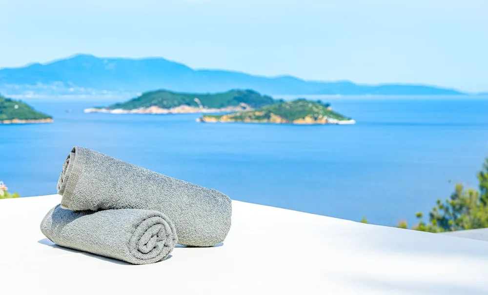 2B Luxurious Villa Io, With Private Pool And Stunningt Sea Views