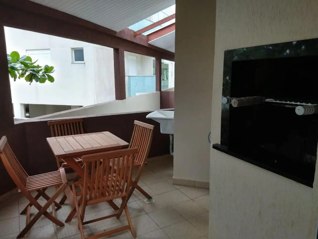 Residencial Melfi 3 Ap.8 Fundos