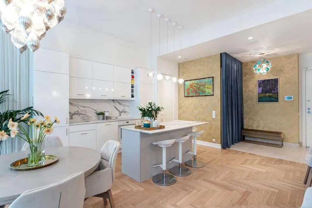 Jogailos Residence peaceful Old Town luxury 3 bdr 2 bathr FREE GARAGE