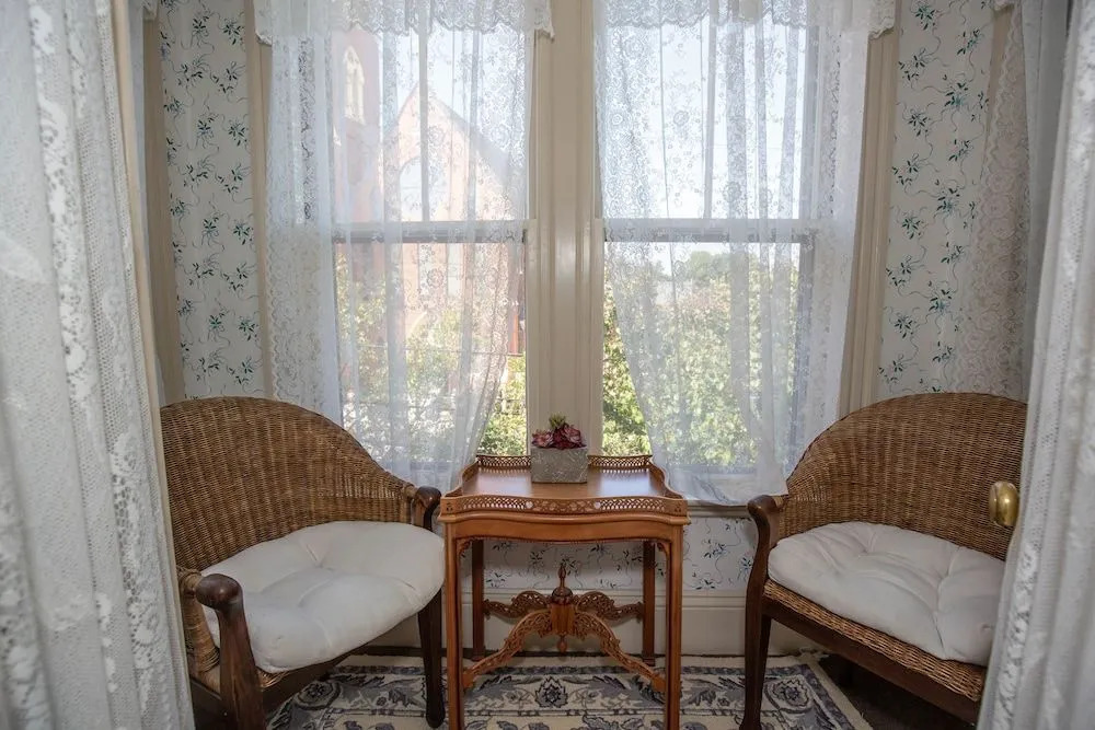 Clark Currier Inn