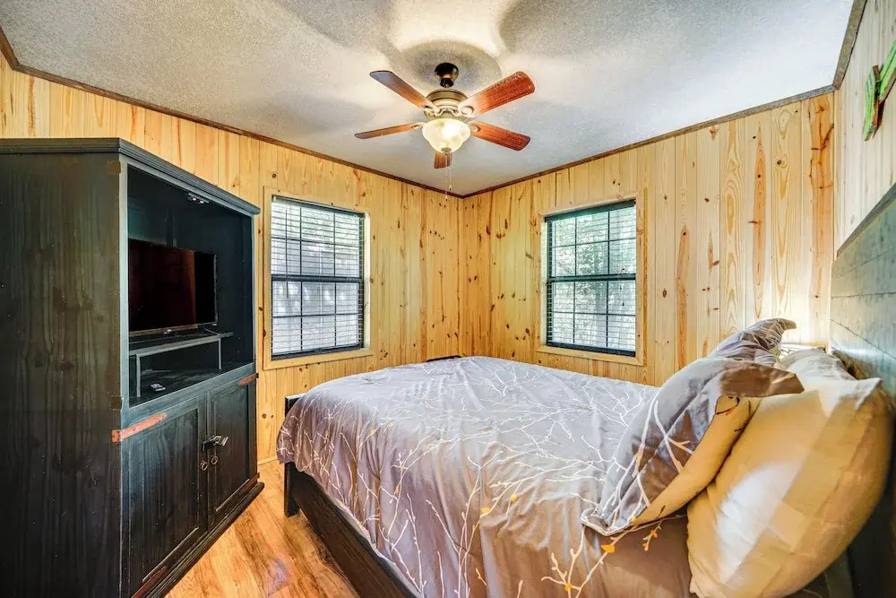 Broken Bow Cabin w/ Hot Tub + Game Room!