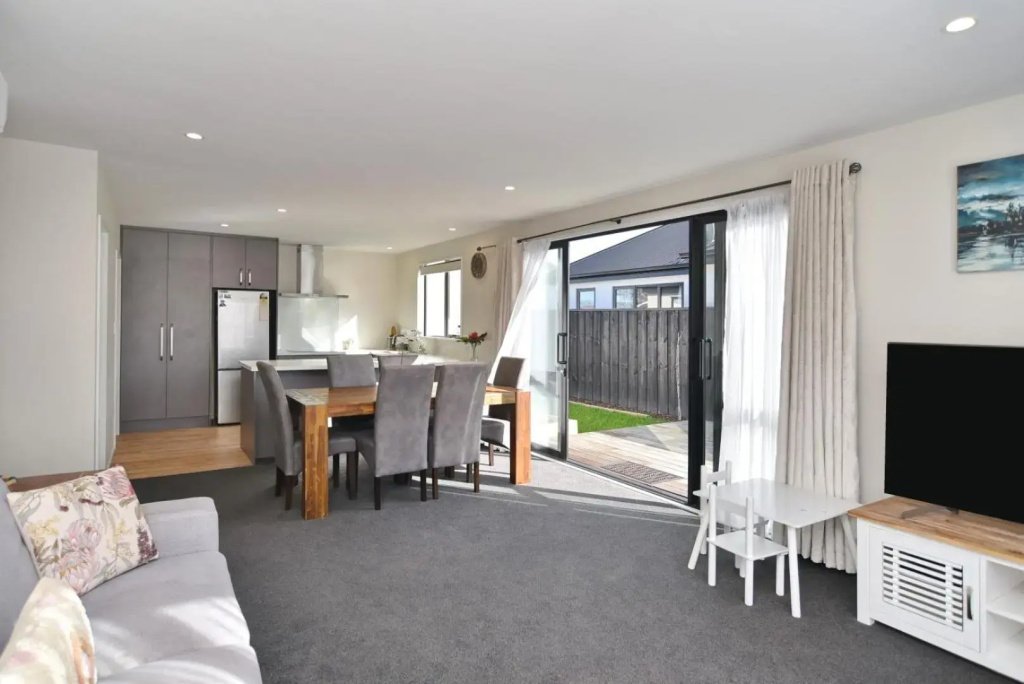 Thomas Townhouse - Christchurch Holiday Homes