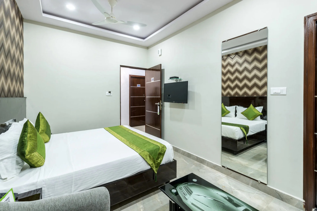 Treebo Greenwood Premier Suites, Old Airport Road
