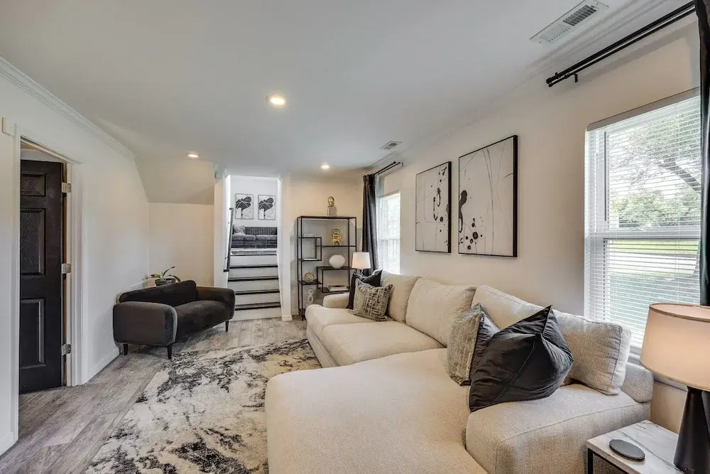 Modern Richmond Home w/ Deck, Close to Downtown!