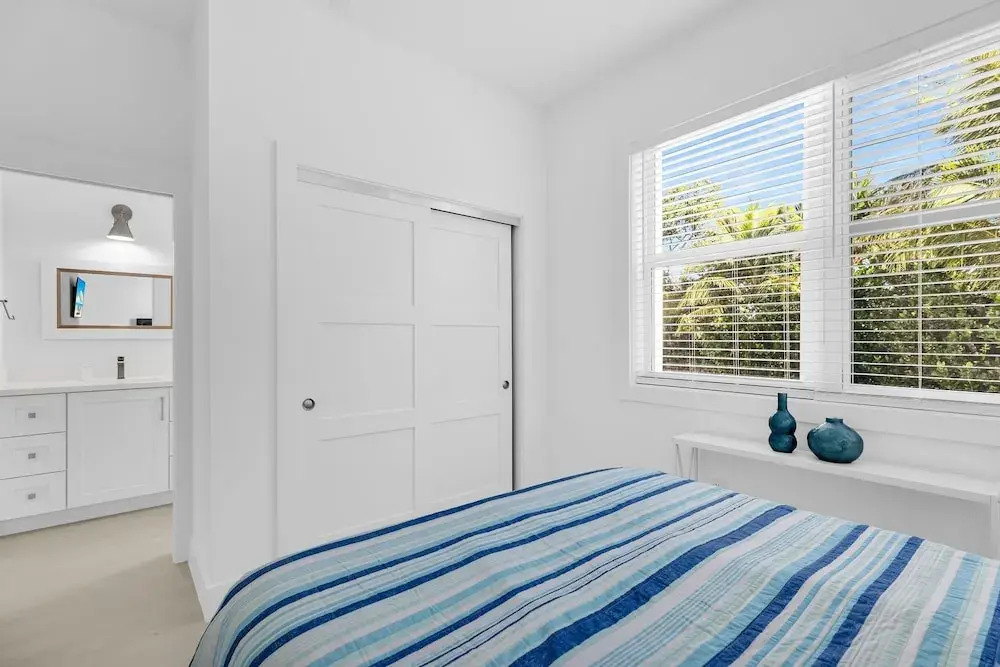 Islamorada Home, Ocean Views, Playroom, Near Tiki Bar, Pool, And Boat Dockage, Ultimate Keys Getaway 3 Bedroom Home by RedAwning
