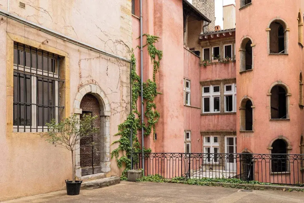 Dify Tour Rose - Vieux Lyon