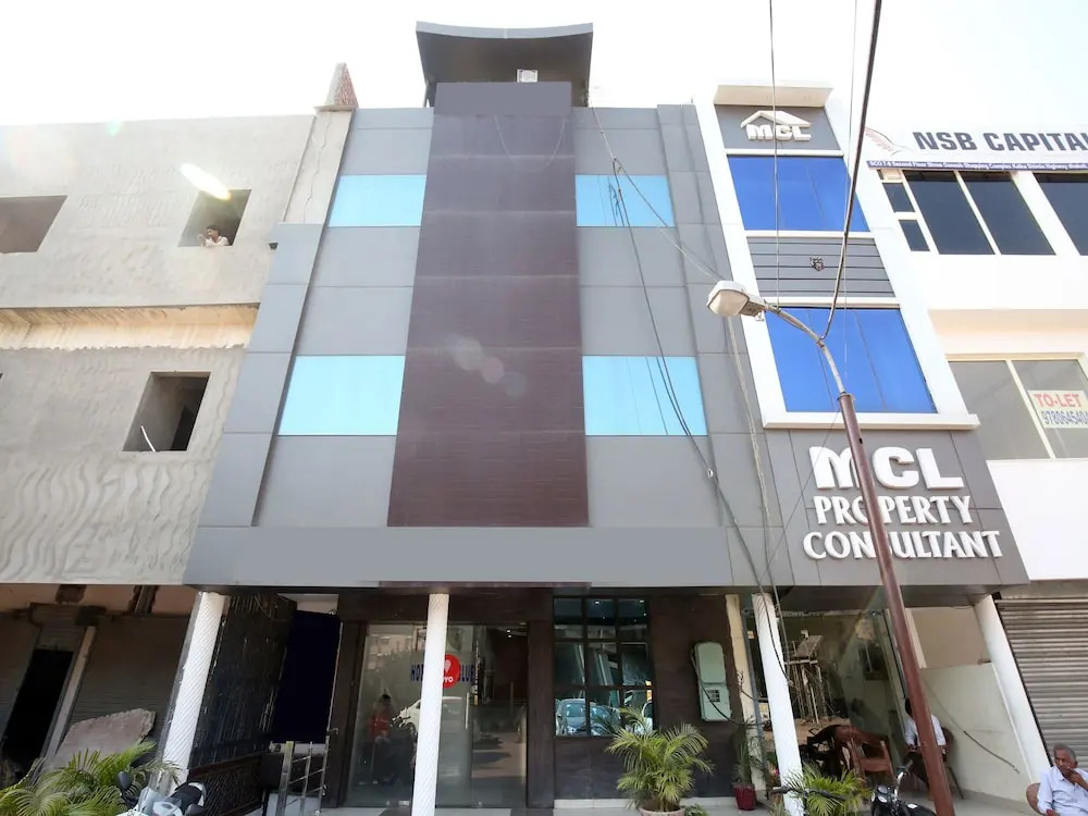 OYO 13431 Hotel Royal Blue
