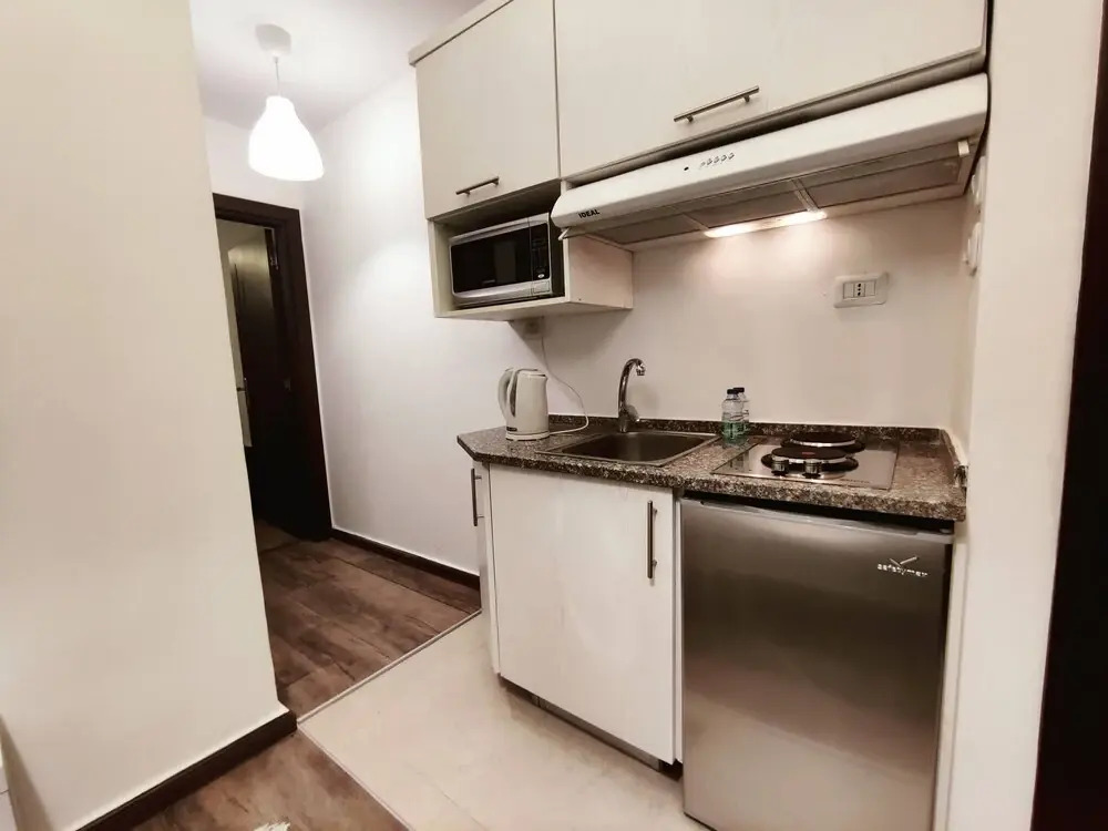 "28 1- Lovely Apartment Close to all Services"
