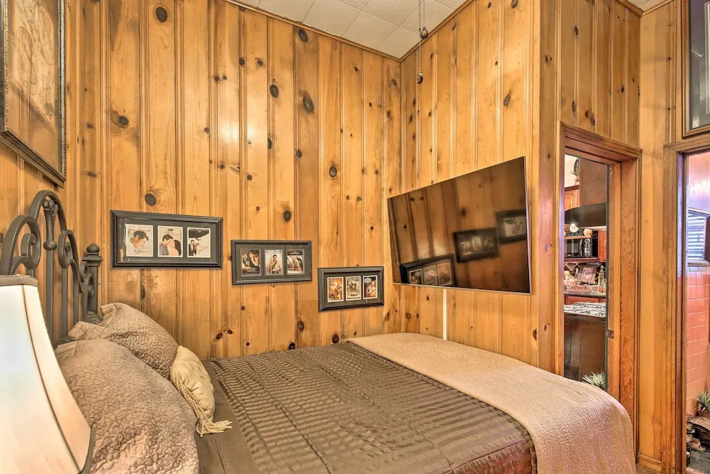 San Antonio Rental w/ Courtyard: Walk to Riverwalk