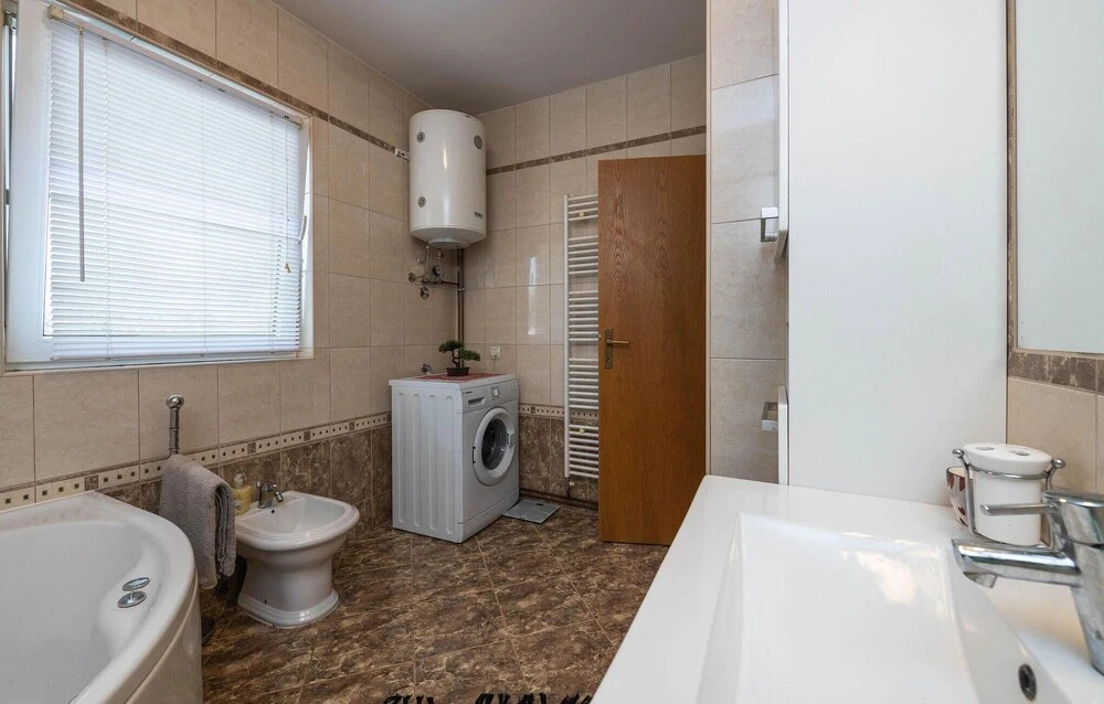 Stunning Home In Marcana