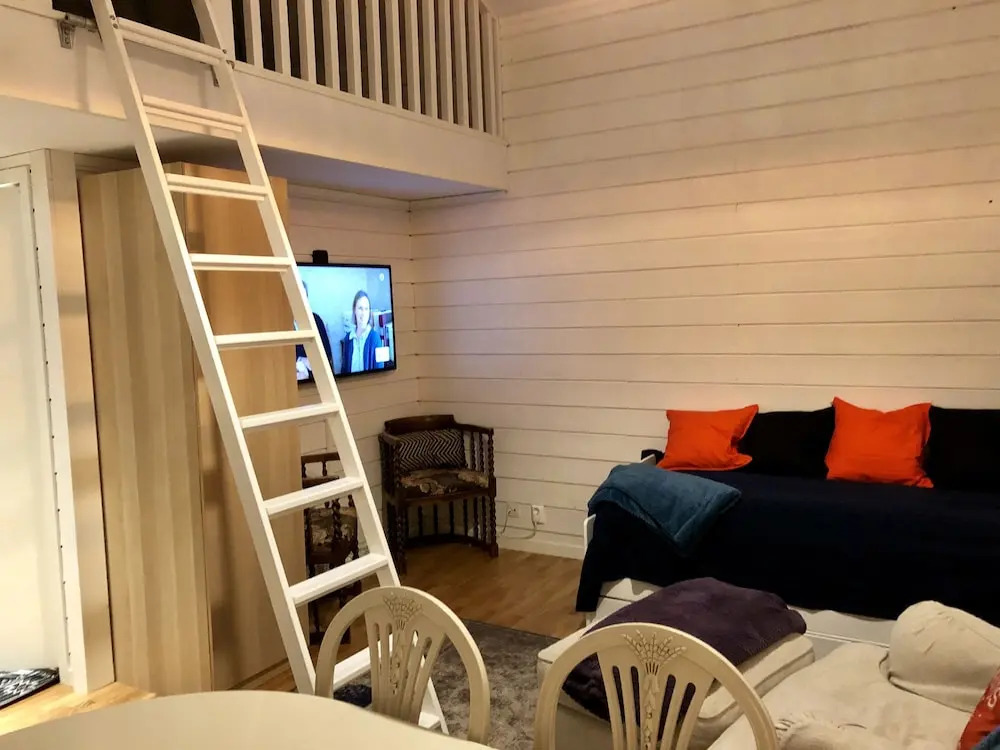 Hills Loft Cottage with Sauna
