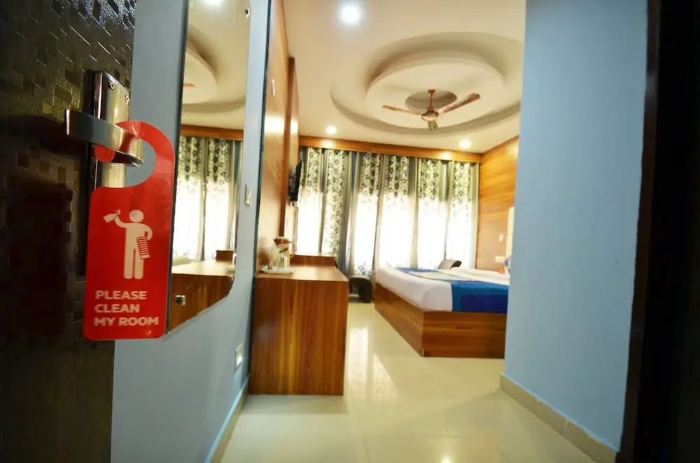 OYO 8622 Hotel Grand Inn