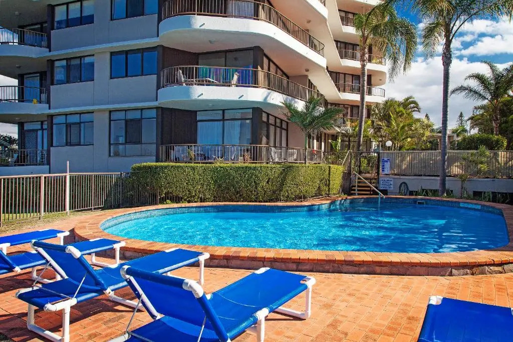Broadwater Shores Waterfront Apartments