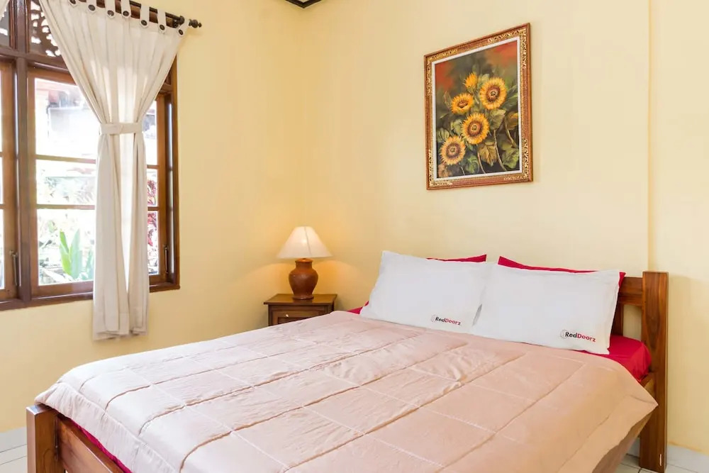 RedDoorz near Duyung Beach Sanur