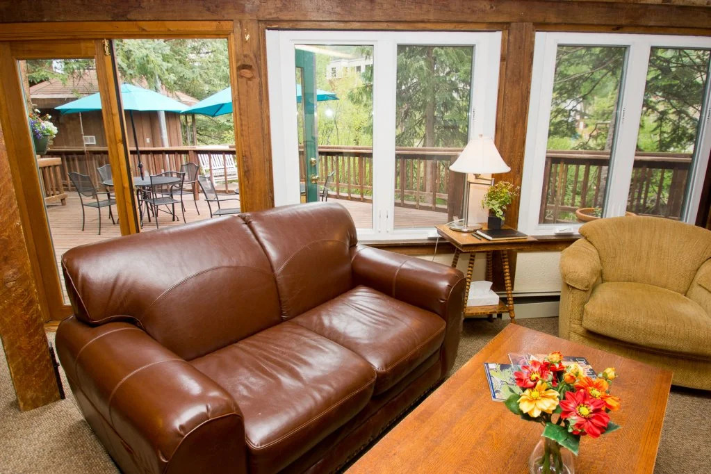 Manitou Lodge