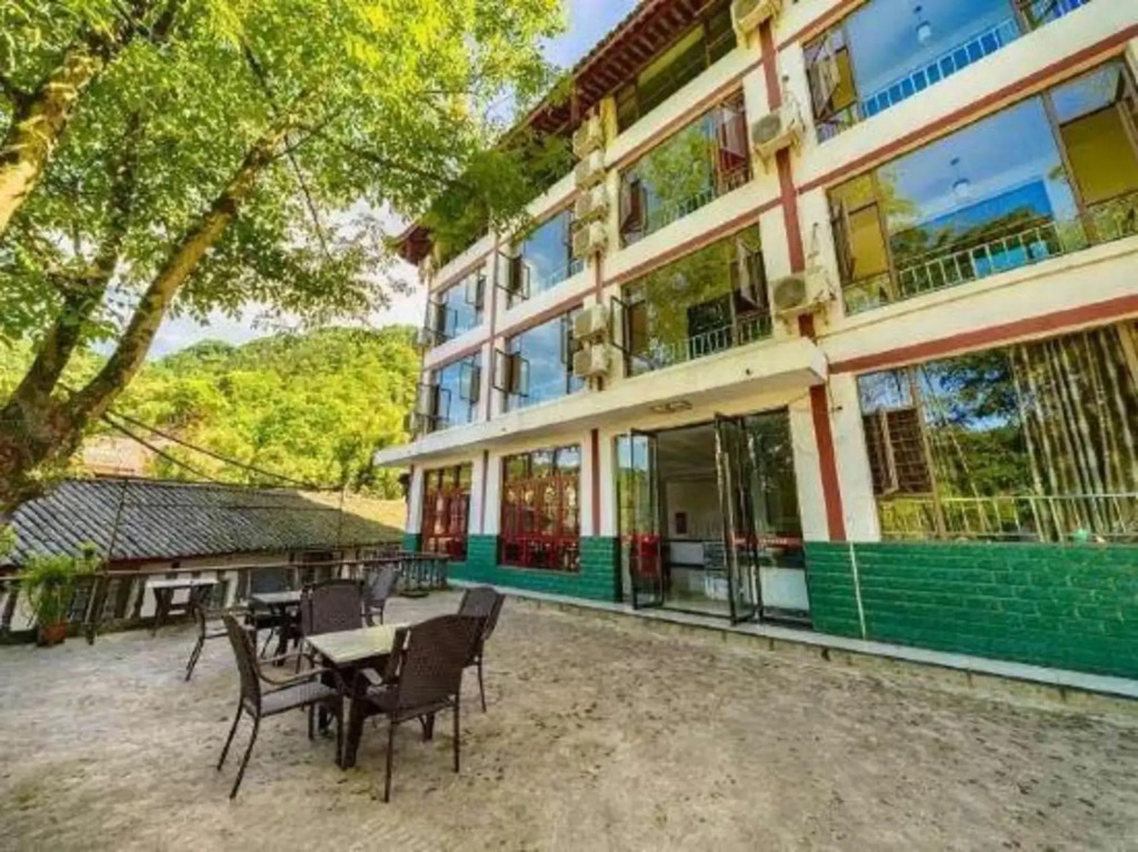 Jieya Hotel