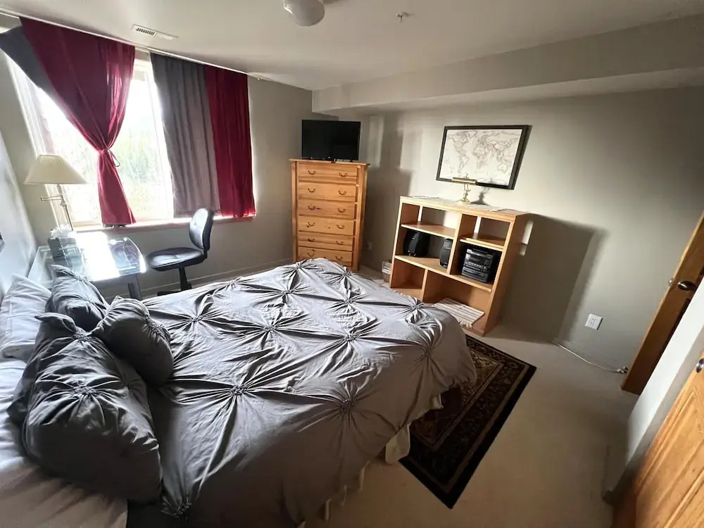 Forest Park 3 Bed 4 Bath Townhome
