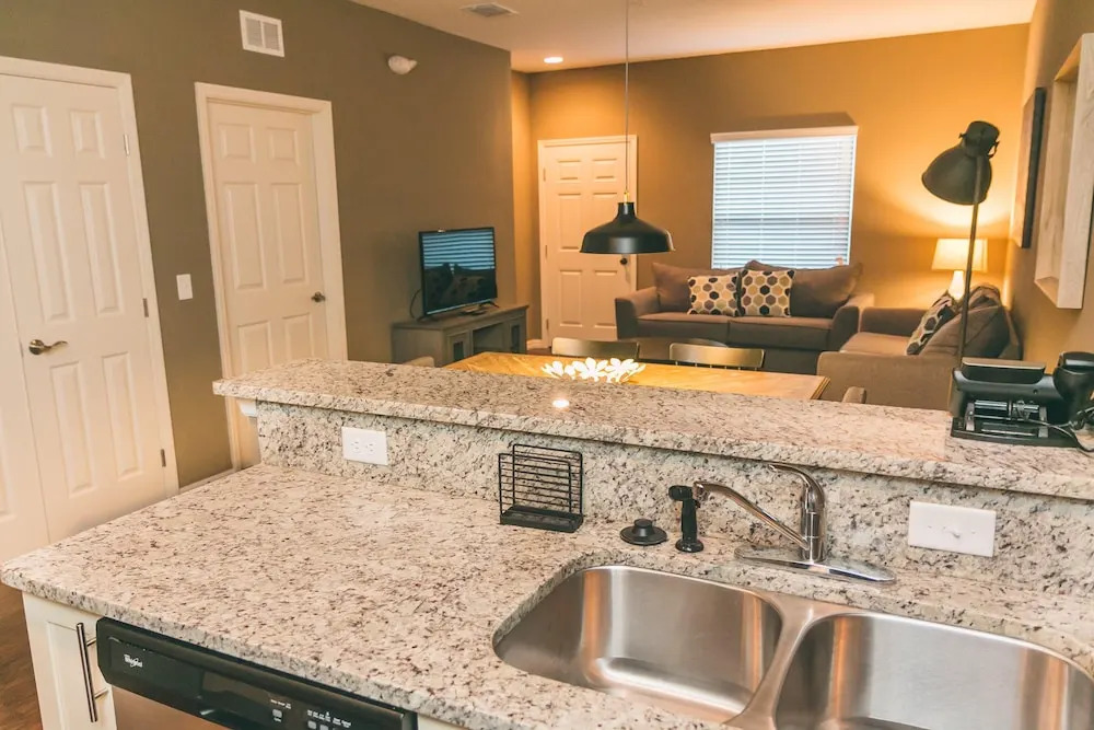 July Special Close to Disney WL 3 bed ID: 240128